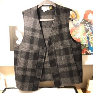Filson wool vest grey plaid in size 40